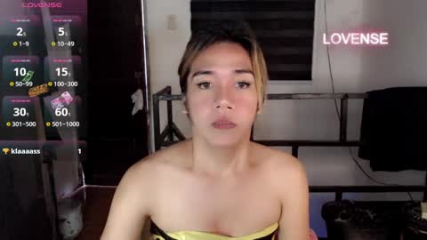 Snapshot of foxyinnocentstar chatting on December 3, 11:24 pm jenny online show from December 3, 11:24 pm