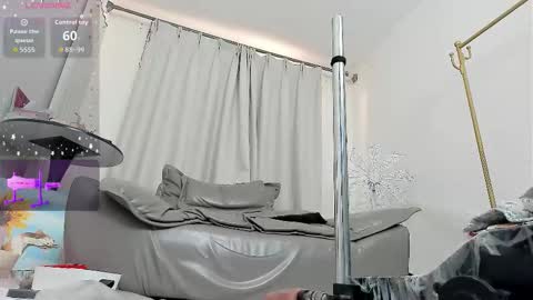 yiyi online show from December 14, 7:58 am