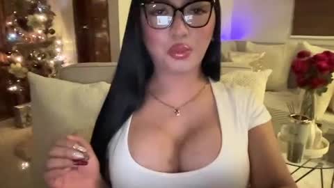 Snapshot of foxyluscious chatting on December 10, 9:33 pm Ms Celeste Anne online show from December 10, 9:33 pm