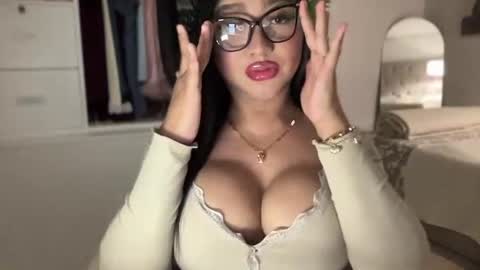 Snapshot of foxyluscious chatting on February 12, 7:14 am Ms Celeste Anne online show from February 12, 7:14 am