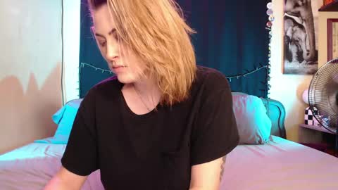 Snapshot of foxymalloryknoxy69 chatting on May 31, 7:26 am Mallory Koxx online show from May 31, 7:26 am
