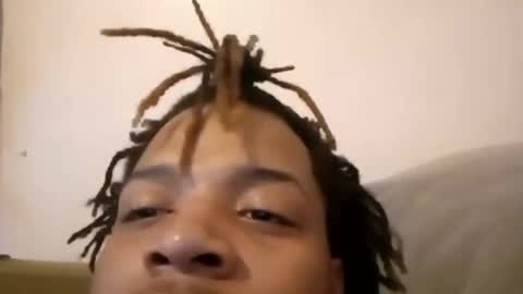 Snapshot of fr742788 chatting on March 3, 8:27 am Batman777 online show from March 3, 8:27 am