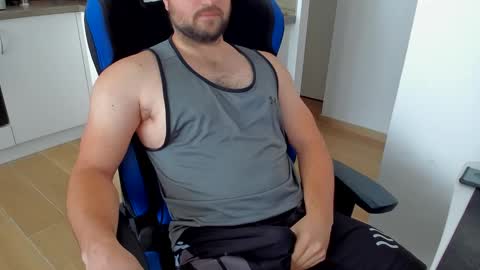 Snapshot of fr_gamer chatting on February 25, 2:11 pm FR Sporty Gamer online show from February 25, 2:11 pm