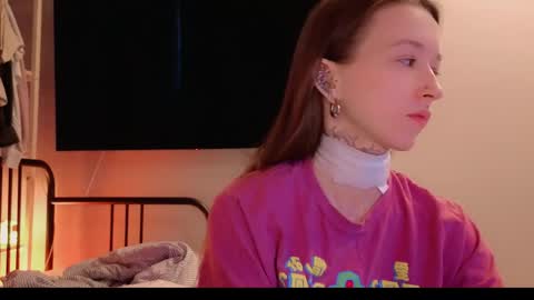 fran_bow online show from April 3, 1:09 pm