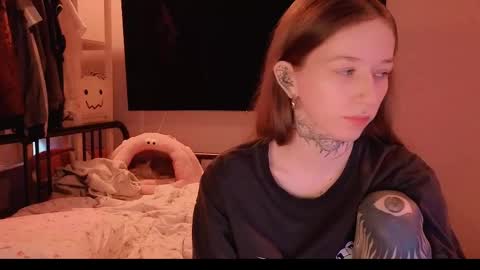 fran_bow online show from April 28, 1:16 pm