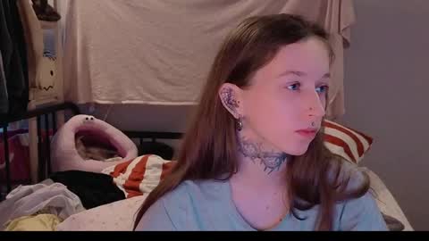 Snapshot of fran_bow chatting on May 4, 3:08 pm fran_bow online show from May 4, 3:08 pm