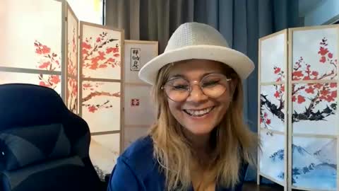 francelune online show from May 31, 4:25 pm