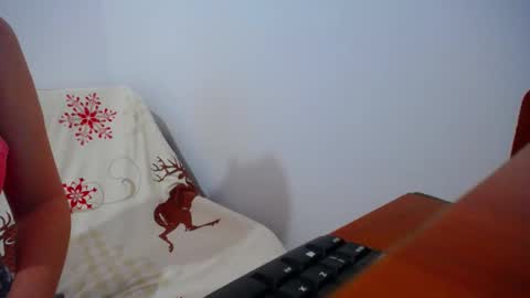 Snapshot of franceskcaa chatting on December 15, 9:56 am franceskcaa online show from December 15, 9:56 am