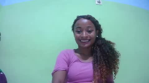 Snapshot of francine925426 chatting on January 12, 8:58 pm francine925426 online show from January 12, 8:58 pm