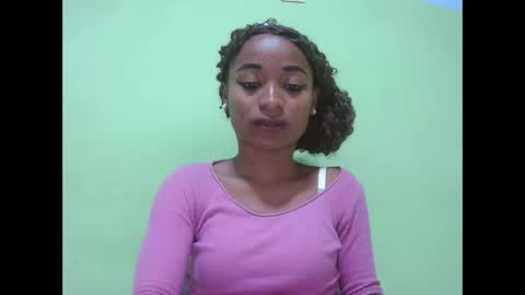 Snapshot of francine925426 chatting on January 13, 9:03 am francine925426 online show from January 13, 9:03 am