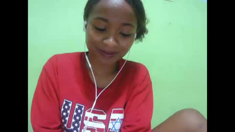 Snapshot of francine925426 chatting on January 14, 7:19 pm francine925426 online show from January 14, 7:19 pm