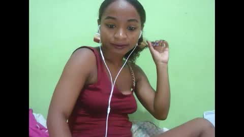 Snapshot of francine925426 chatting on January 17, 6:40 am francine925426 online show from January 17, 6:40 am