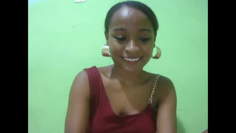 Snapshot of francine925426 chatting on February 1, 5:22 pm francine925426 online show from February 1, 5:22 pm