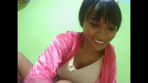 Snapshot of francine925426 chatting on February 17, 8:26 pm francine925426 online show from February 17, 8:26 pm