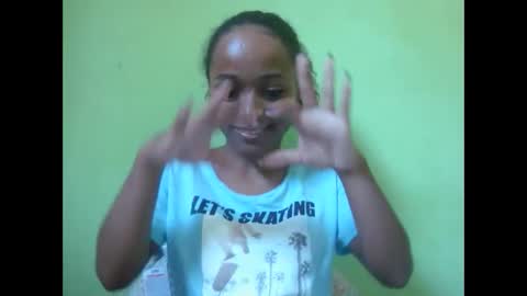 Snapshot of francine925426 chatting on February 21, 11:00 am francine925426 online show from February 21, 11:00 am