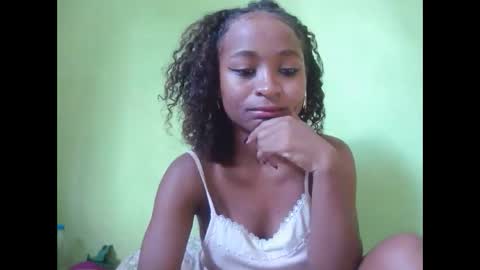 Snapshot of francine925426 chatting on March 1, 5:42 am francine925426 online show from March 1, 5:42 am