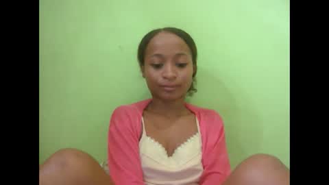 Snapshot of francine925426 chatting on March 10, 6:51 am francine925426 online show from March 10, 6:51 am