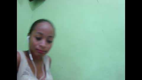 Snapshot of francine925426 chatting on March 14, 8:53 am francine925426 online show from March 14, 8:53 am