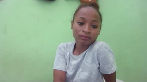 Snapshot of francine925426 chatting on March 21, 8:30 am francine925426 online show from March 21, 8:30 am