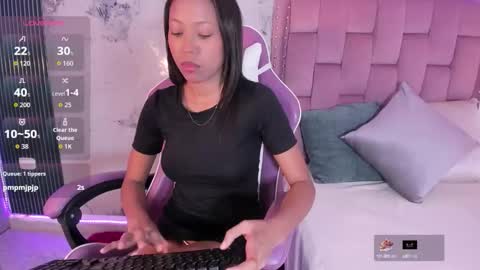 Laura online show from September 16, 7:26 pm