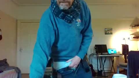 Snapshot of francisdilf chatting on December 12, 12:55 pm francis dilf online show from December 12, 12:55 pm