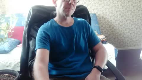 Snapshot of franck143544 chatting on February 9, 10:19 am franck143544 online show from February 9, 10:19 am