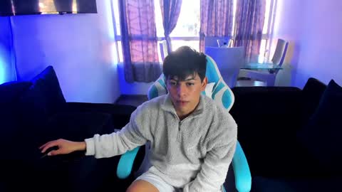 Snapshot of franco_rizzo01 chatting on January 22, 9:21 pm frank online show from January 22, 9:21 pm