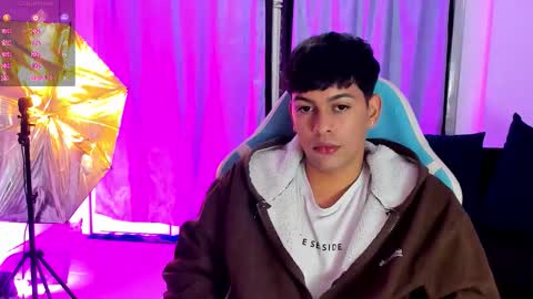 Snapshot of franco_rizzo01 chatting on November 12, 2:34 am frank online show from November 12, 2:34 am