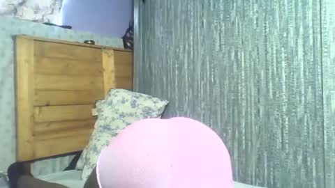 Snapshot of francy_123456 chatting on November 18, 9:58 am francy 123456 online show from November 18, 9:58 am