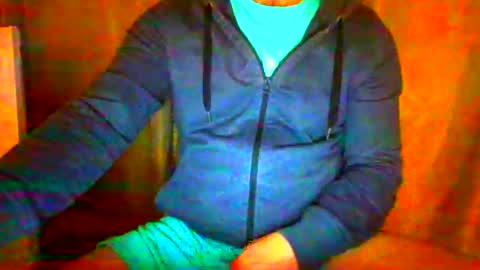 Snapshot of frank84848 chatting on January 17, 7:08 am Frank online show from January 17, 7:08 am