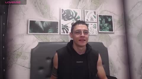 Snapshot of frank_millers chatting on January 31, 1:02 pm Frank online show from January 31, 1:02 pm