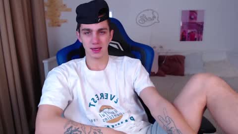 Frank online show from December 8, 3:32 am