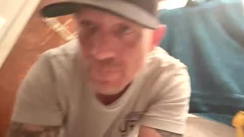 Snapshot of frankieblueeyes4u chatting on May 13, 7:39 am Famous Blue Eyes online show from May 13, 7:39 am