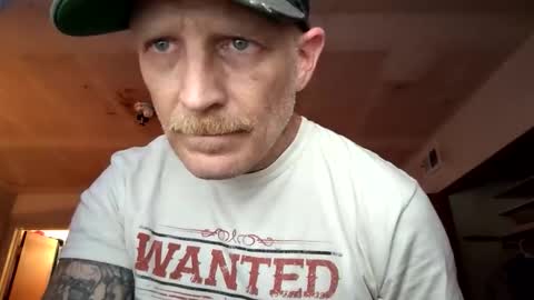Snapshot of frankieblueeyes4u chatting on May 25, 8:04 pm Famous Blue Eyes online show from May 25, 8:04 pm