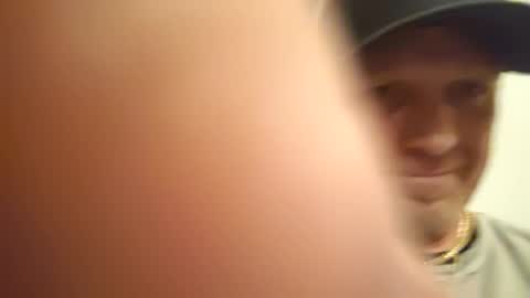Snapshot of frankieblueeyes4u chatting on July 7, 6:58 am Famous Blue Eyes online show from July 7, 6:58 am