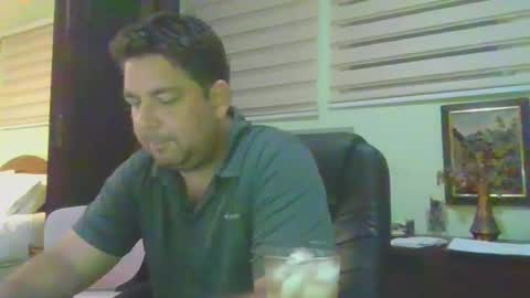 Snapshot of frankorican chatting on October 21, 12:44 am frankorican online show from October 21, 12:44 am