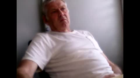 frannkboy61 online show from May 29, 6:06 pm