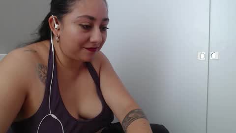 Snapshot of fransheska1_4 chatting on February 26, 1:43 pm fransheska and Dimytri online show from February 26, 1:43 pm