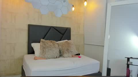 Snapshot of fransheska_mon chatting on February 20, 10:15 pm Fransheska online show from February 20, 10:15 pm