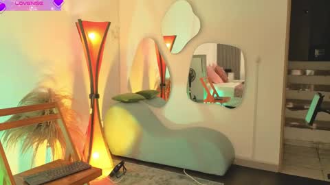 Fransheska online show from May 18, 11:27 am