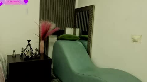 Snapshot of fransheskarossi_ chatting on June 5, 11:38 am Fransheska online show from June 5, 11:38 am