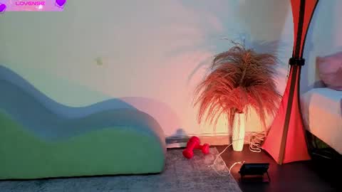 Snapshot of fransheskarossi_ chatting on June 11, 11:30 am Fransheska online show from June 11, 11:30 am