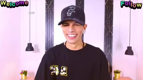 Snapshot of franvill_trato chatting on September 24, 7:28 pm Franvill trato online show from September 24, 7:28 pm