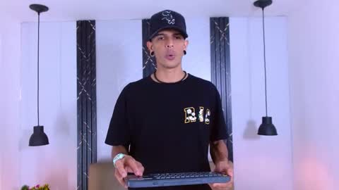 Snapshot of franvill_trato chatting on September 29, 7:51 pm Franvill trato online show from September 29, 7:51 pm