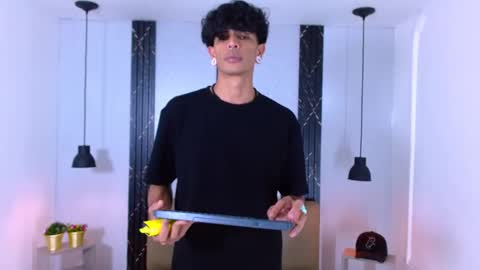 Snapshot of franvill_trato chatting on October 2, 7:43 pm Franvill trato online show from October 2, 7:43 pm