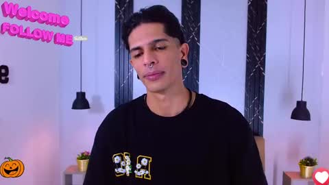 Snapshot of franvill_trato chatting on October 11, 8:29 pm Franvill trato online show from October 11, 8:29 pm