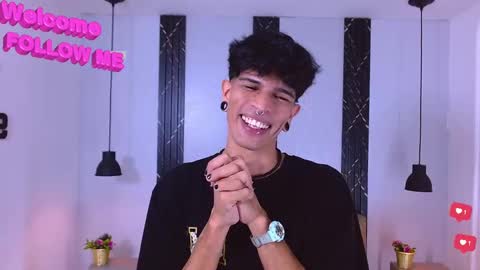 Snapshot of franvill_trato chatting on October 16, 7:59 pm Franvill trato online show from October 16, 7:59 pm