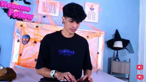 Snapshot of franvill_trato chatting on October 21, 5:57 pm Franvill trato online show from October 21, 5:57 pm