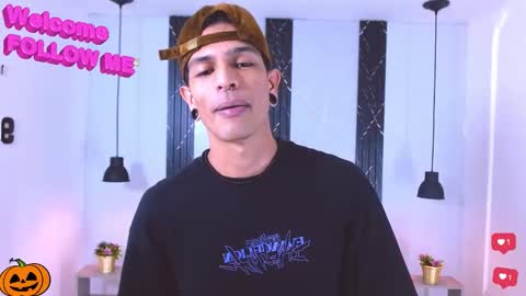 Snapshot of franvill_trato chatting on October 23, 8:51 pm Franvill trato online show from October 23, 8:51 pm