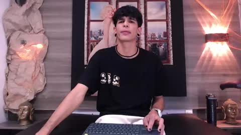 Snapshot of franvill_trato chatting on October 25, 7:41 pm Franvill trato online show from October 25, 7:41 pm